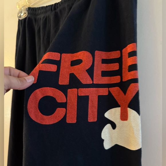 Free City Joggers - Picture 3 of 4